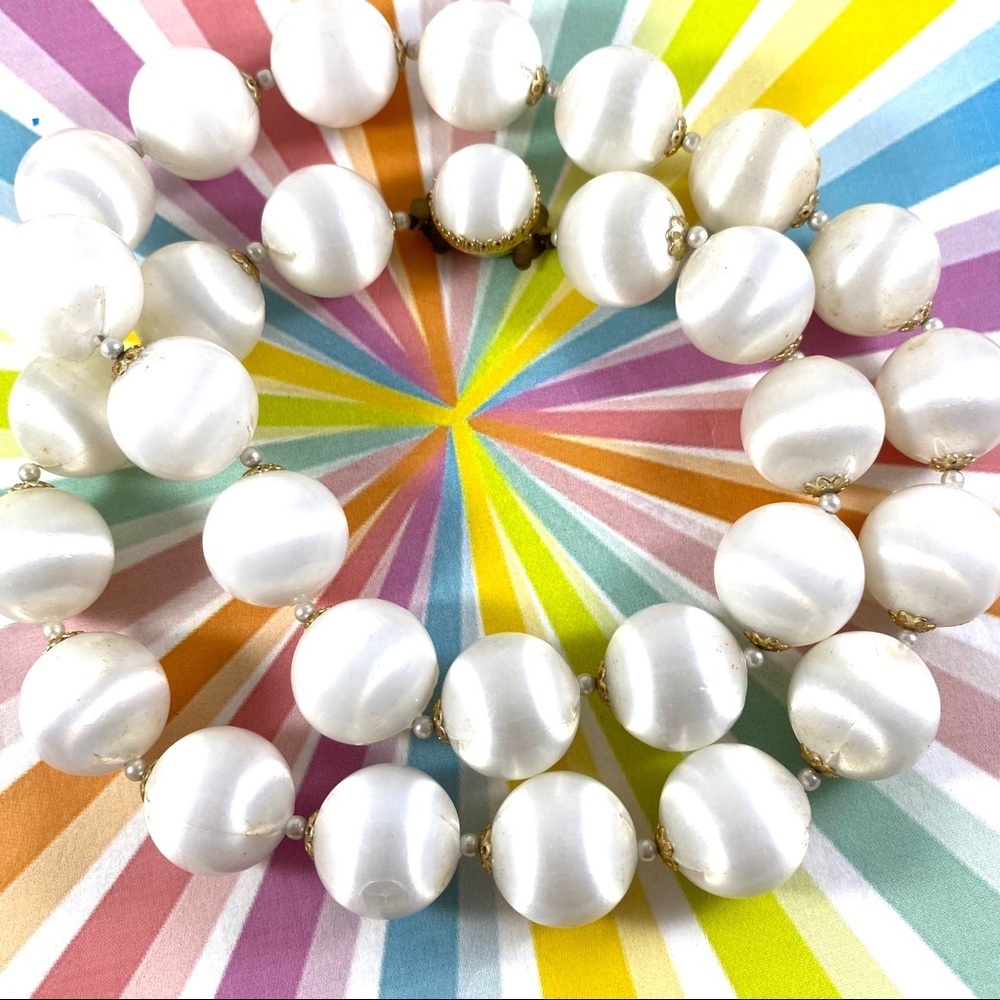 Vintage white satin textured ball beaded necklace